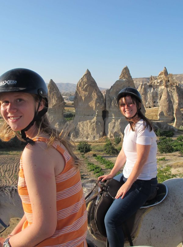 1 Hour horse riding tour